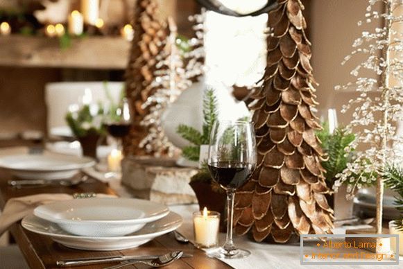 Elegantan dekor za novogodišnji stol