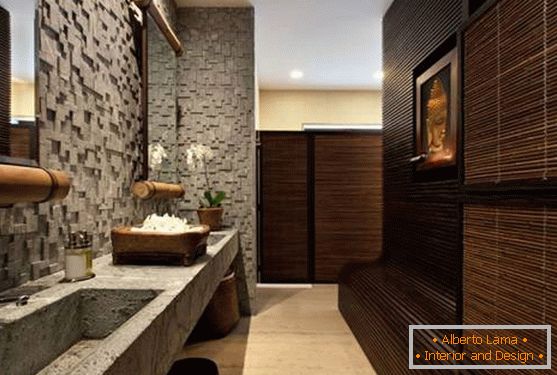 Kupaonica s azijskim motivima i prirodnim teksturama