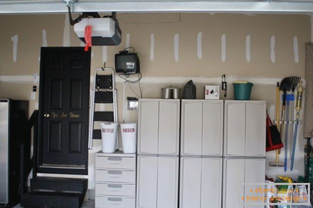 Ormari i ladice u garaži