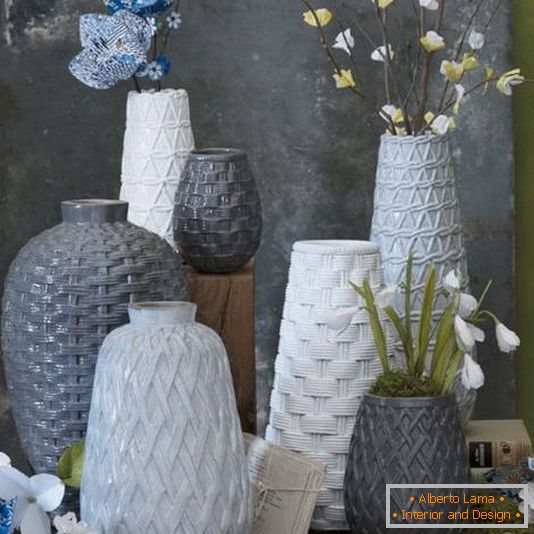 Vaze od teksturirane keramike
