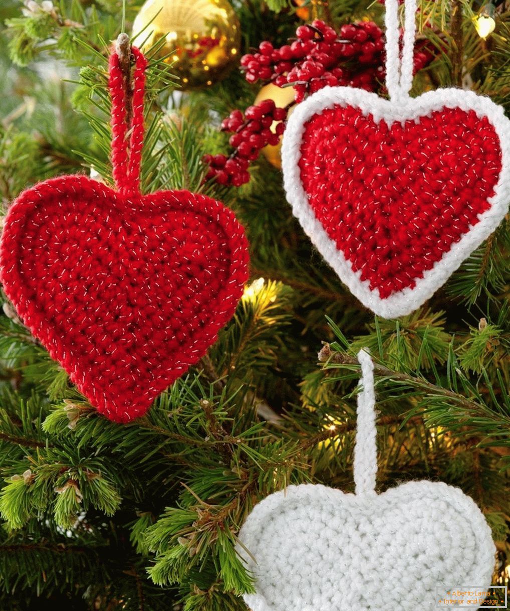 Pletena srca na božićno drvce