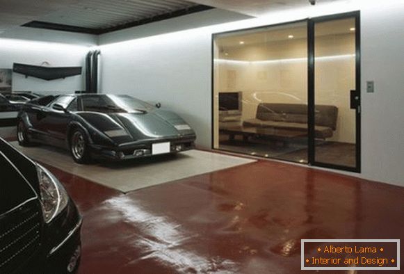 Izuzetna garaža luksuznih automobila