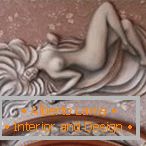 Bas-relief gol djevojka