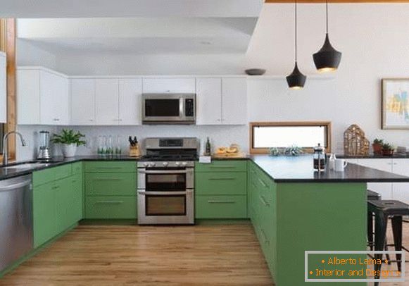 Kuhinja u bijeloj i zelenoj boji - fotografija s tamnim vrhom