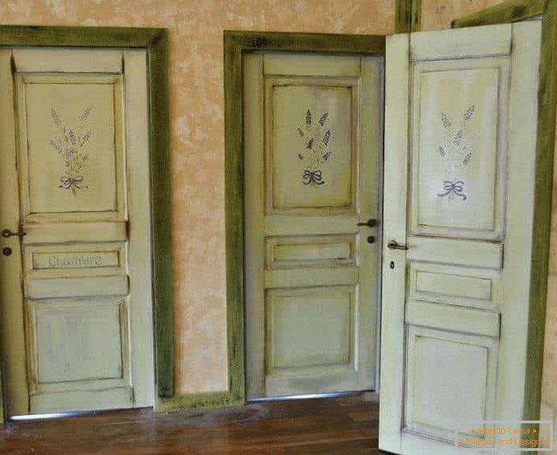 Stara vrata će stati u stil Provence i Vintage