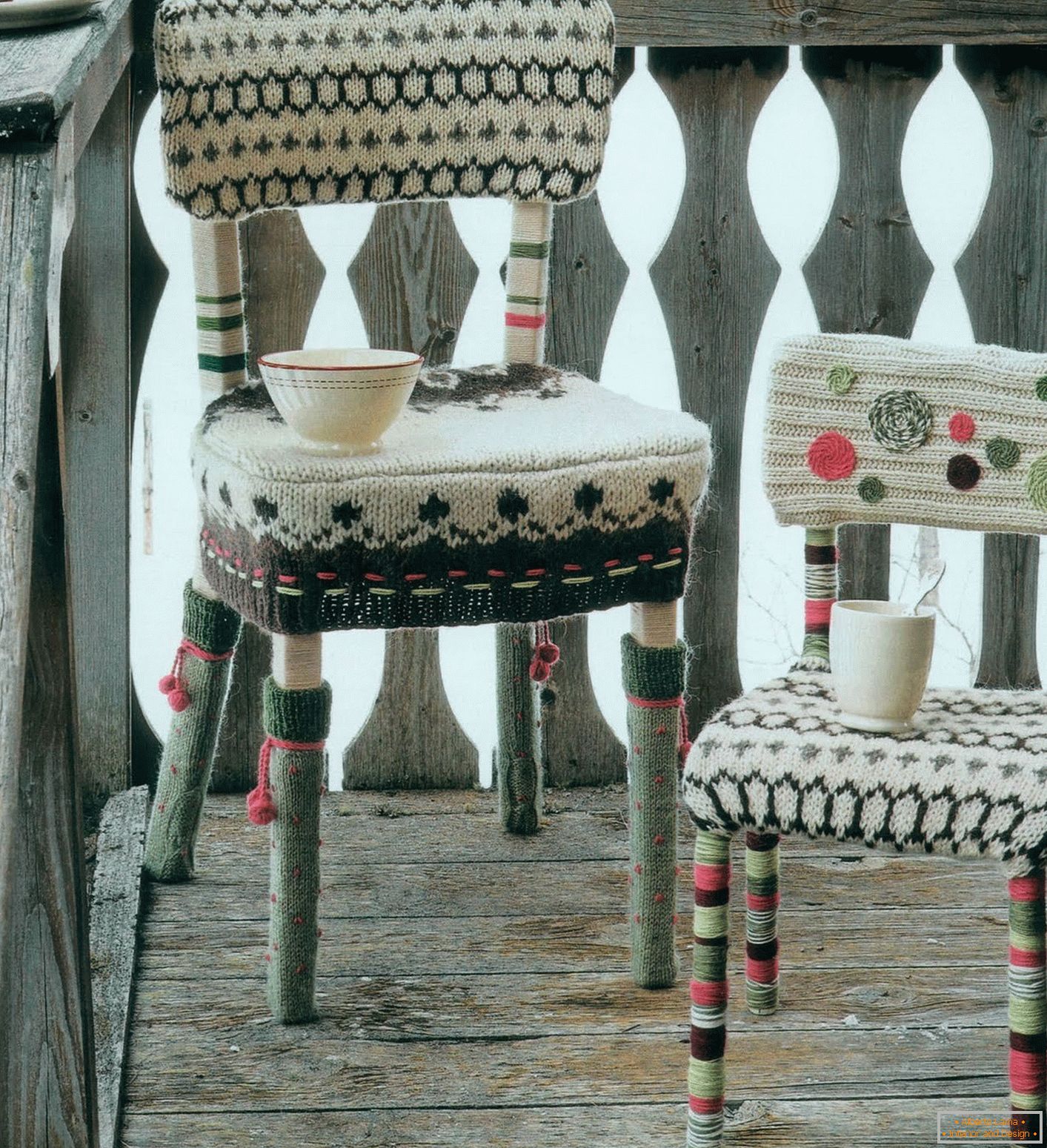 Stolica s pletenim poklopcem na sjedalu, naslonu i nogama
