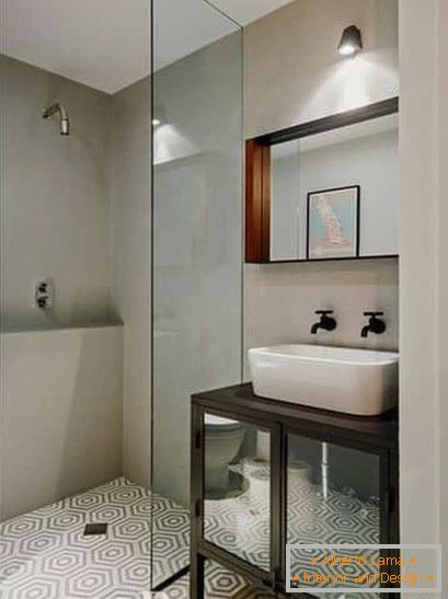 Elegantan dizajn u maloj kupaonici