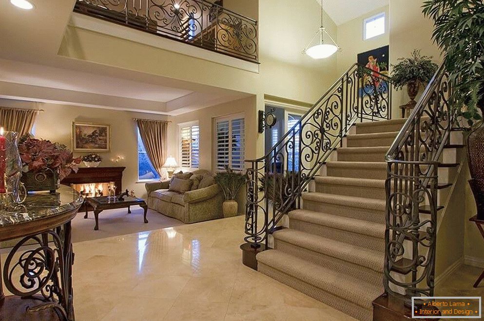 Klasični stubište u privatnoj kući