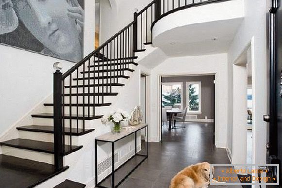 hodnik u kući s dizajnom stubišta, fotografija 36