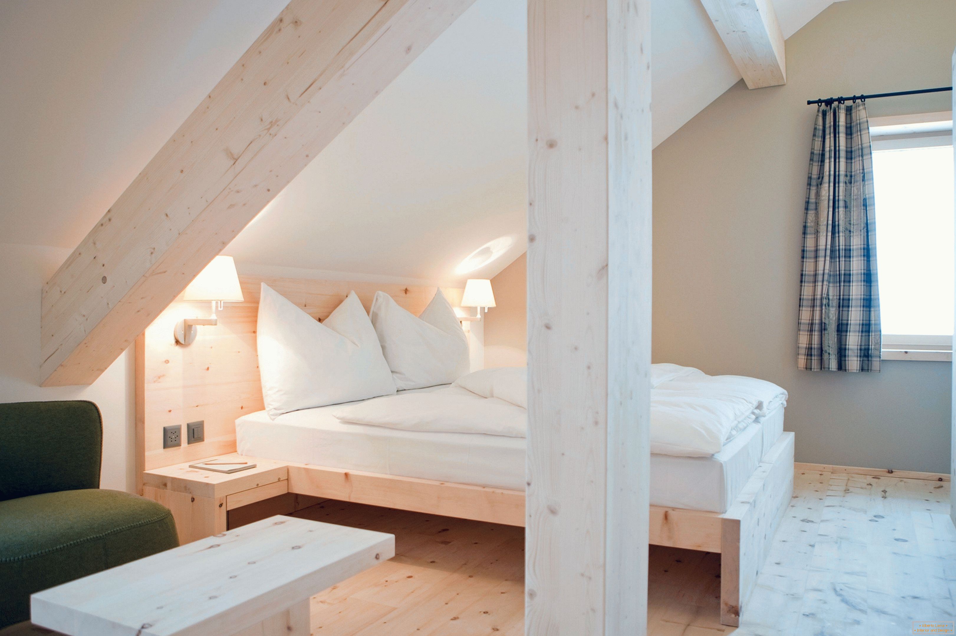 Eko-spavaća soba s drvenim oblogama