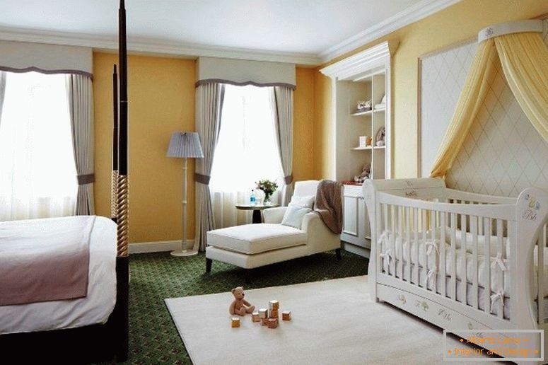 Prostrana spavaća soba za roditelje s djetetom