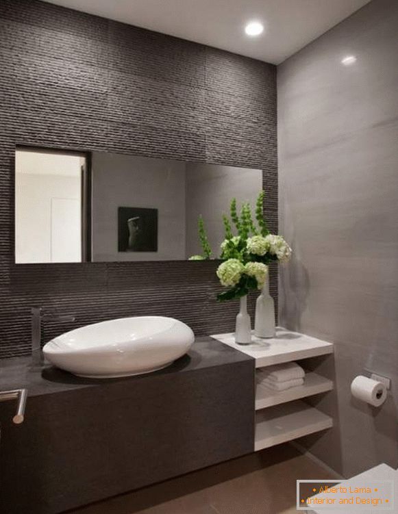 Crno-bijeli WC dizajn - fotografija lijepe sobe