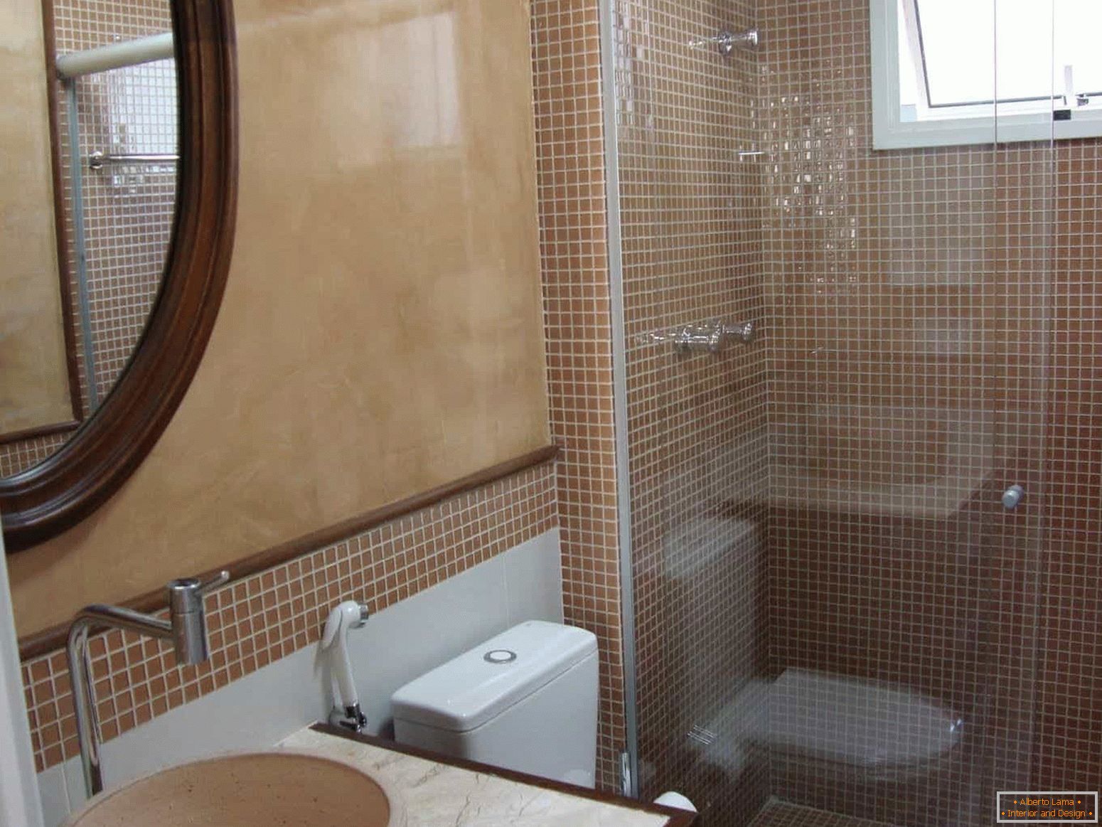 Mozaik je popularan pri doradi kupaonice u kući ploče