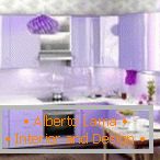Ljubičasta boja u kuhinjskom dizajnu