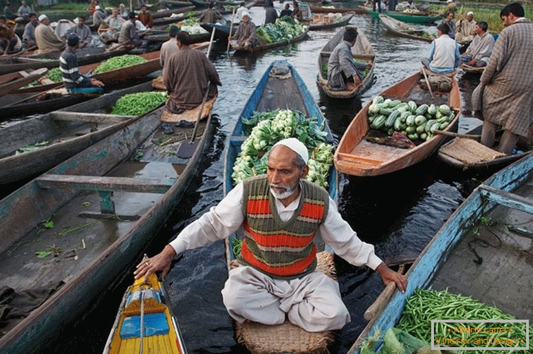 Prodavač na brodu, Indija