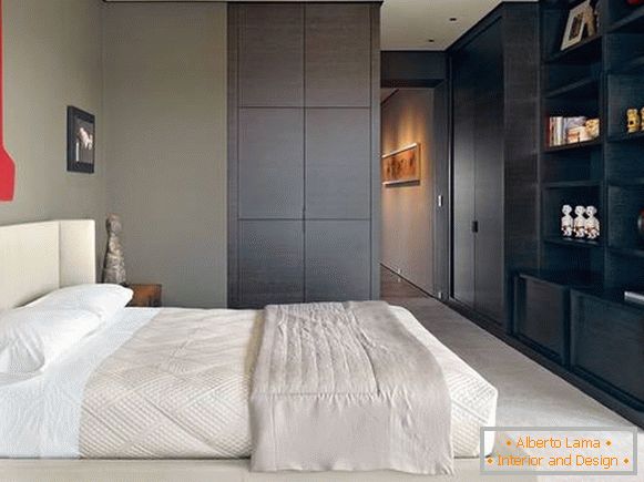 Moderan dizajn spavaće sobe s ormarom s ugrađenim namještajem
