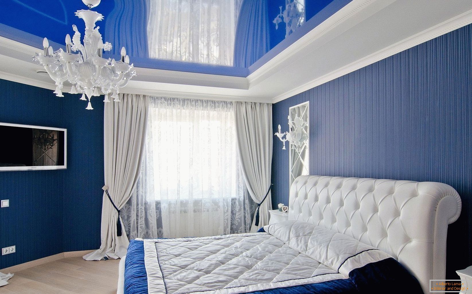 Plava strop u spavaćoj sobi