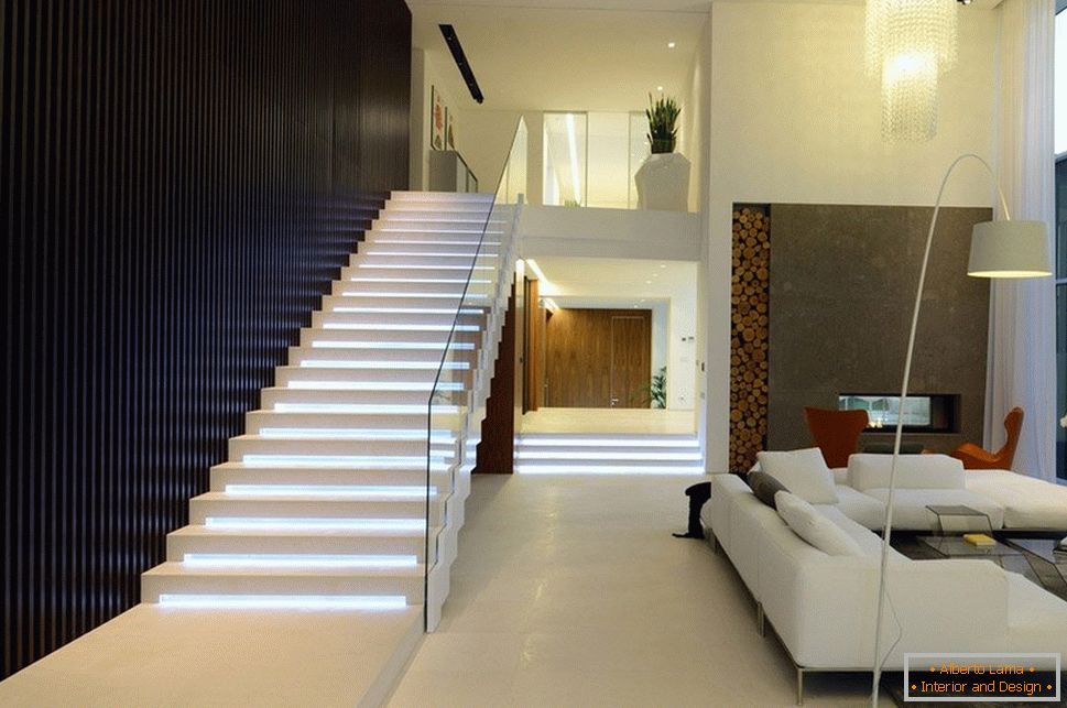 Stairway s osvjetljenjem u dnevnoj sobi