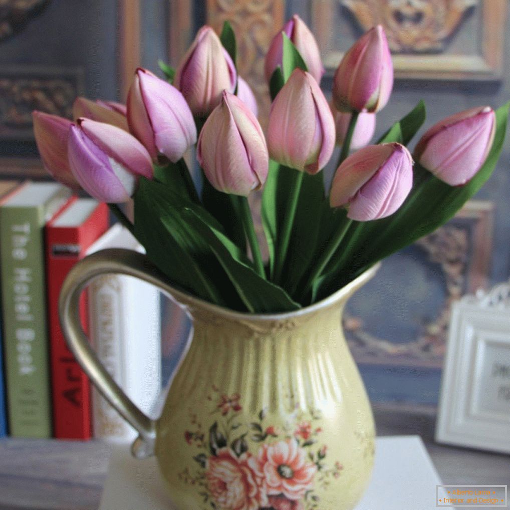 Monobook umjetnih tulipana