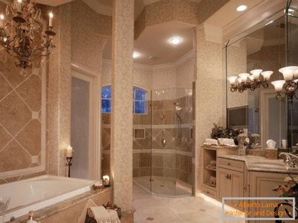 Luksuzna kupaonica s lusterom