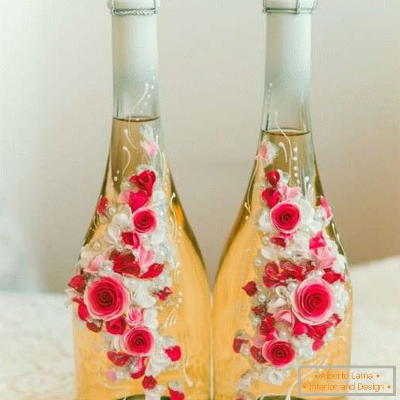 Kako ukrasiti bocu šampanjca za vjenčanje s cvijećem