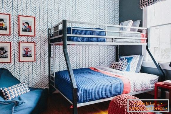 Krevet na kat u minimalističkom stilu