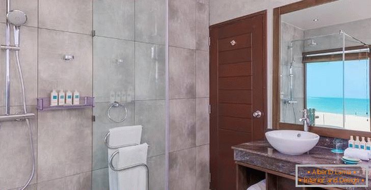 Dizajn kupaonice u hotelu Uga Bay