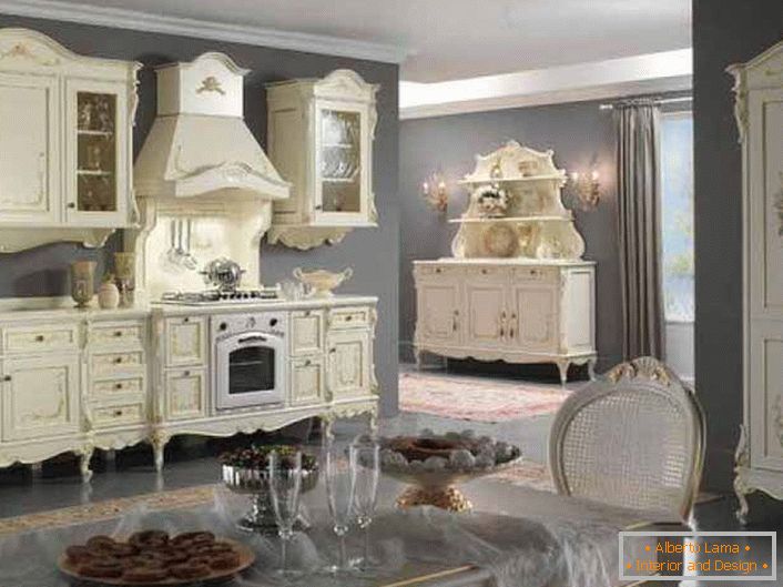 Dekoracija kuhinje vrši se u najboljim oblicima baroknog stila.