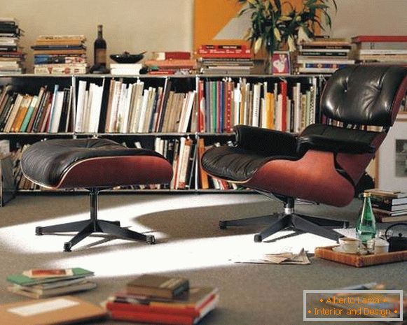 Eames stolica s crnim kožnim presvlakama