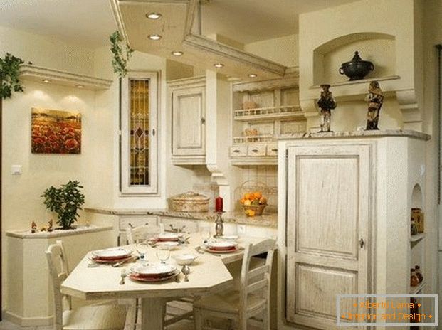 mala kuhinja u stilu Provence foto dizajna