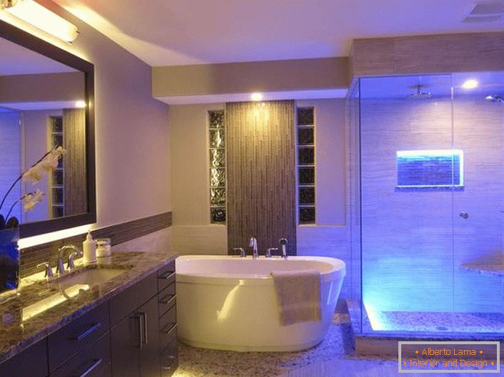 Stil hi-tech je prepoznat kao jedan od najuspješnijih stilova koji se koriste za ukrašavanje kupaonice. 