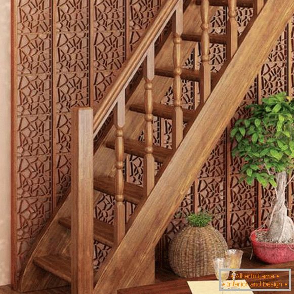 Prekrasna stubišta u privatnoj kući - fotografija drvenog modela