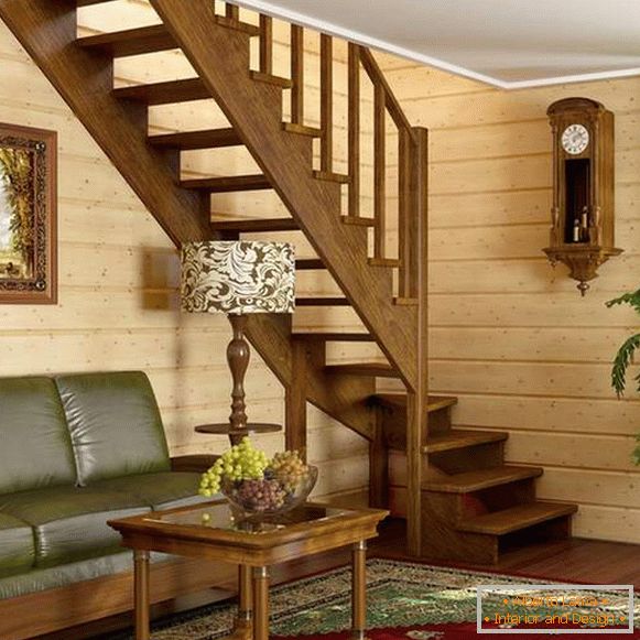 Srednje drvene stepenice u privatnoj kući - foto dizajn u modernom stilu