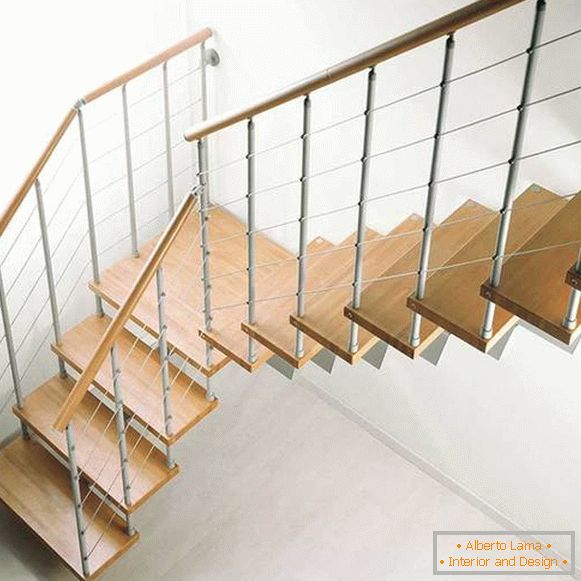 Metalna stubišta u privatnoj kući modularne konstrukcije
