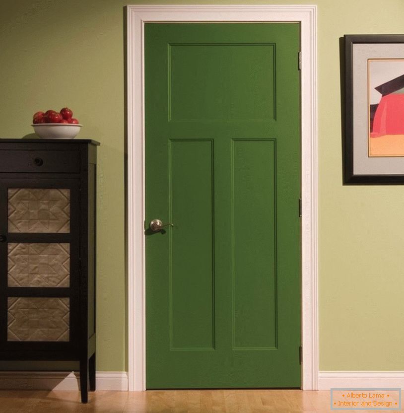 Zelena vrata u sobi