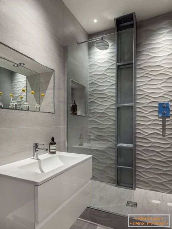 Boja sivog zida u dizajnu kupaonice