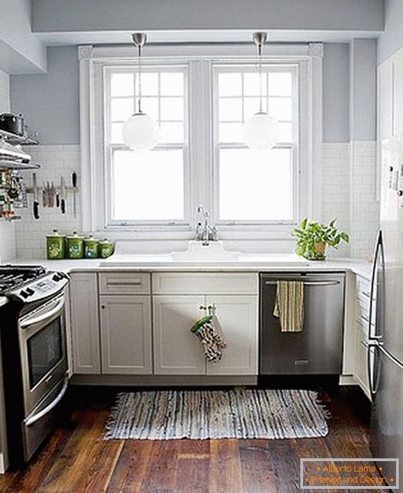 Kuhinja u bijeloj sivi boji