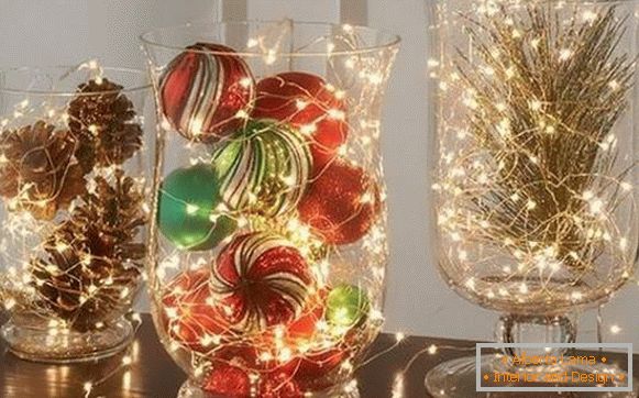 Nova godina je LED garland u dekor kuće za Novu godinu