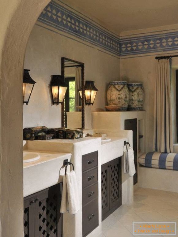 Drevni dizajn kupaonice u fotografiji u stilu Provence
