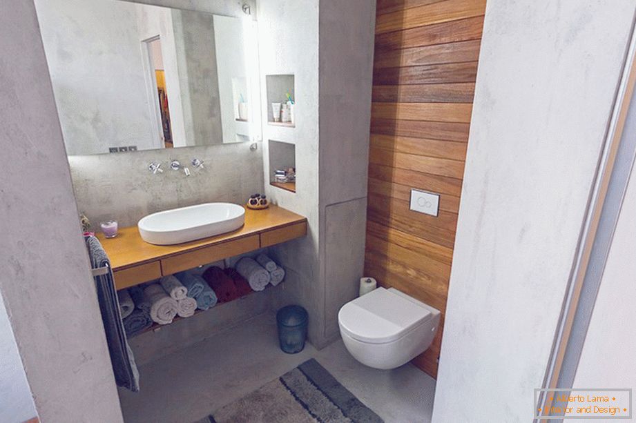Umivaonik i wc u kupaonici jednosobnog stana
