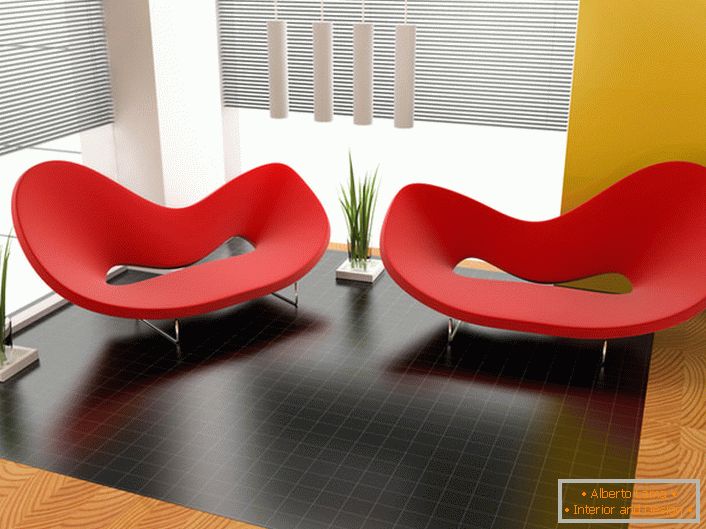 Zanimljive svijetle fotelje bizarnog oblika za dizajn u stilu avangarde. 