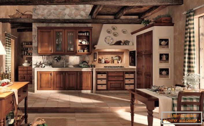Kuhinja u stilu planine privlači svoju jednostavnost. Toplina doma, ovako možete opisati interijer kuhinje.