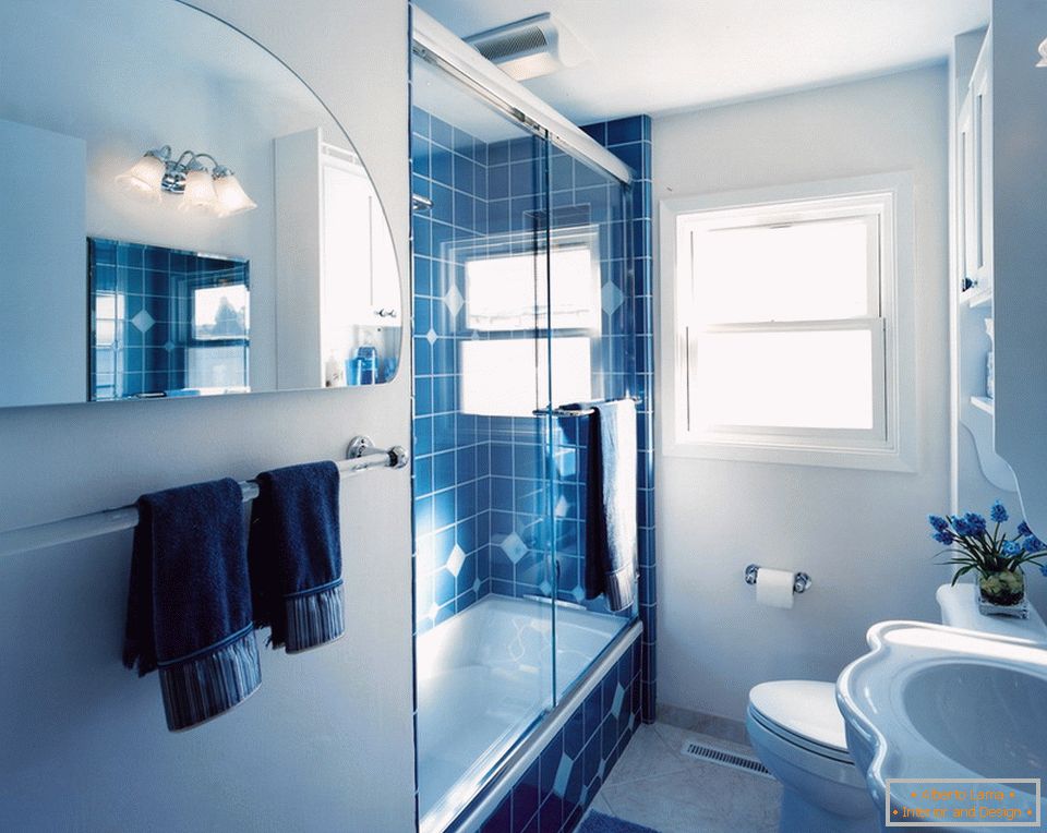 Plava kupaonica dizajn