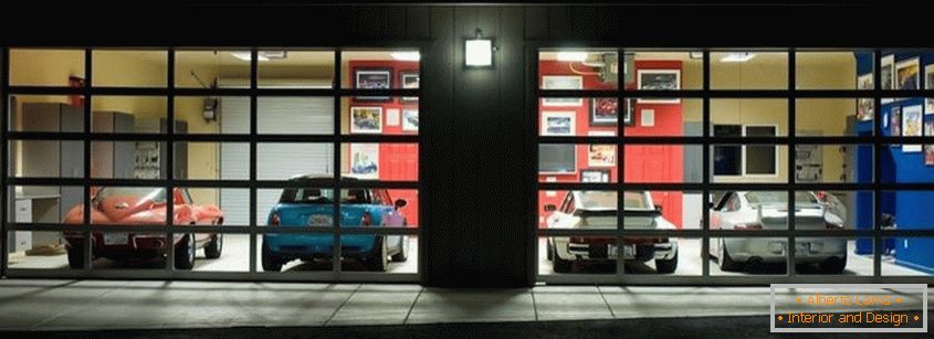 Garaža s staklenim vratima
