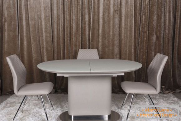 elegantno presavijeni stol