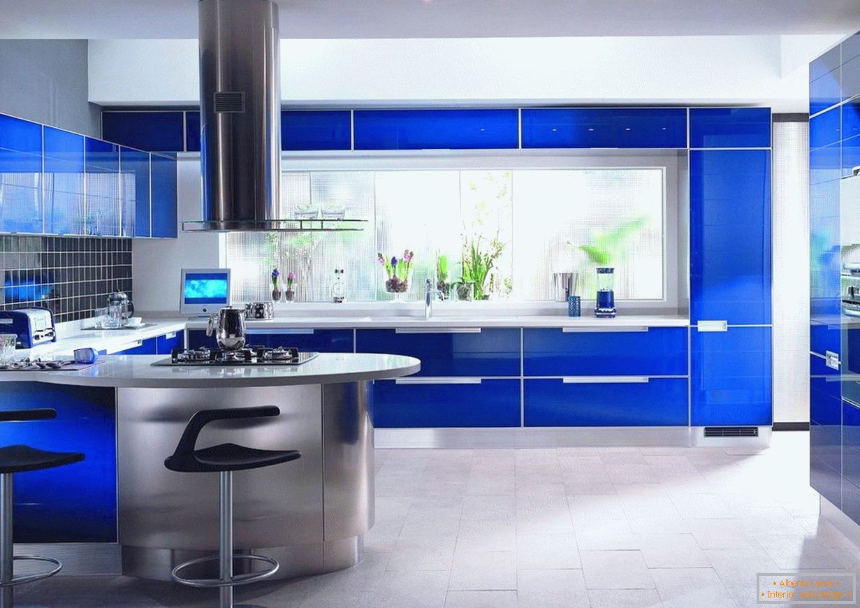Fasade kuhinje u plavoj boji