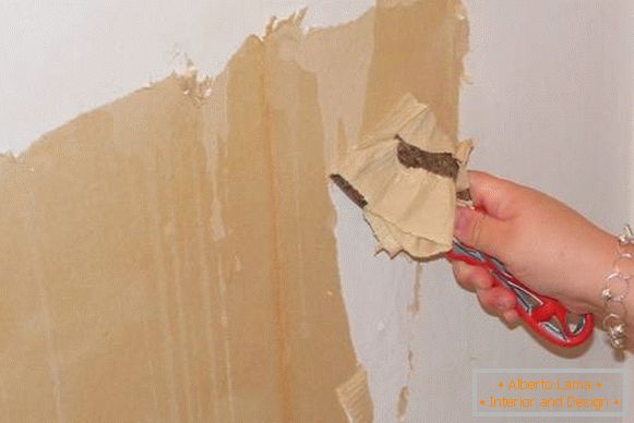 Uklanjanje zidnog papira od zidova
