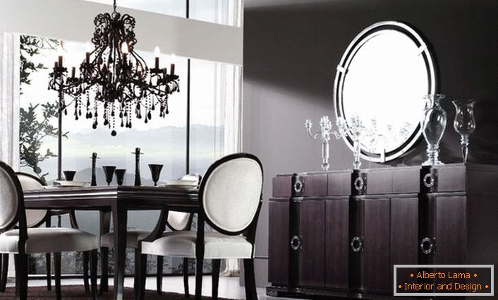 U dizajnu blagovaonice koriste se tamniji tonovi smeđe boje u većoj mjeri. Art deco stil s izraženim kontrastima je luksuzan i elegantan. 