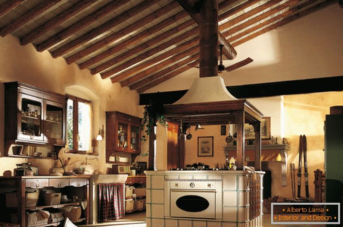 Ruralna zemlja u svojoj najboljoj manifestaciji. Funkcionalnost i praktičnost, udobnost i toplina u kuhinji kuće.