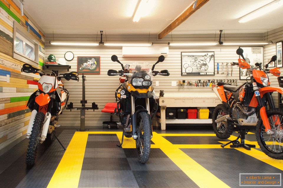 Motocikli u kreativnoj garaži